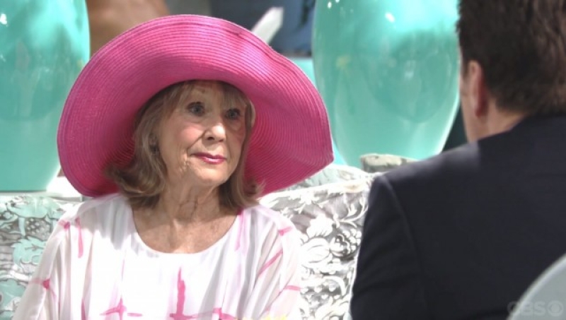 Dina (Marla Adams) évoque son passé avec Jack. Les Feux de l'Amour,
                     épisode 11447 (7 juin 2018,
CBS)