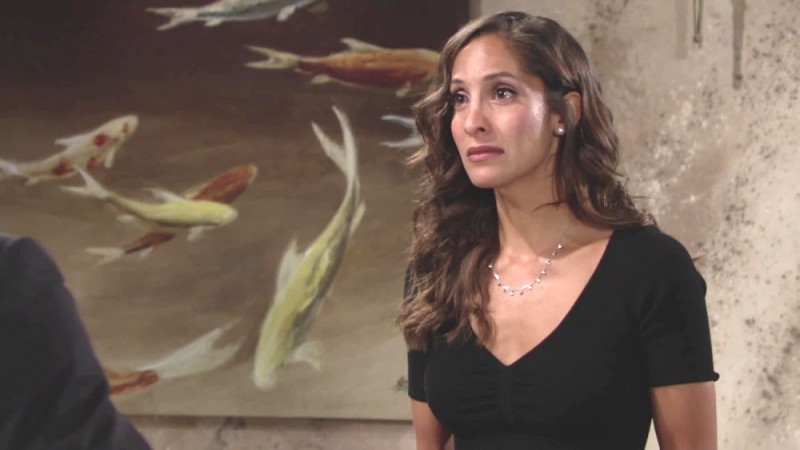 Lily (Christel Khalil) est désemparée. Les Feux de l'Amour,
épisode 11487 (2 août 2018,
CBS)