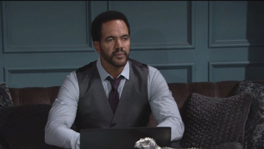 Neil (Kristoff St. John) aimerait pouvoir réunir sa famille. Les Feux de l'Amour,
épisode 5826 (15 juin 2021,
AUVIO)