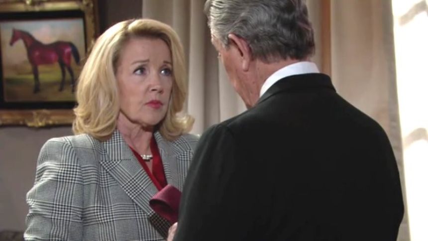 Nikki (Melody Thomas Scott) est très inquiète pour le procès. Les Feux de l'Amour,
épisode 11620 (8 février 2019,
CBS)