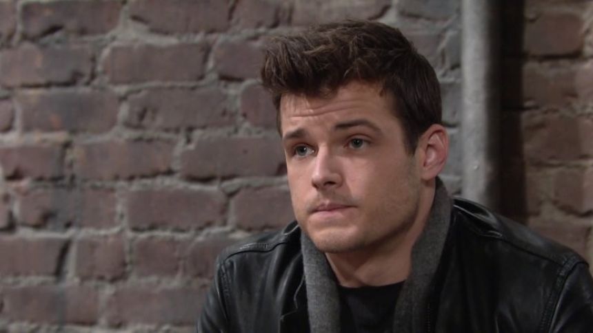 Kyle (Michael Mealor) demande son aide à Mariah. Les Feux de l'Amour,
épisode 11633 (28 février 2019,
CBS)