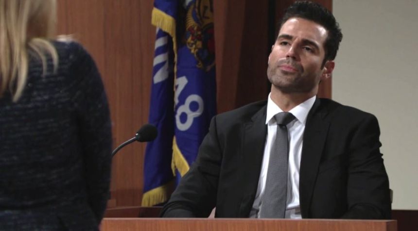 Rey (Jordi Vilasuso) est sur le grill. Les Feux de l'Amour,
épisode 11638 (7 mars 2019,
CBS)