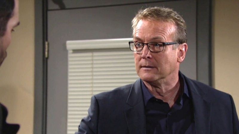 Paul (Doug Davidson) est furieux contre Rey et ses manigances. Les Feux de l'Amour,
épisode 5976 (17 janvier 2022,
AUVIO)