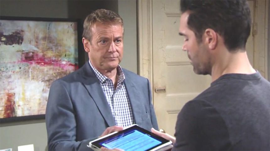 Paul (Doug Davidson) a une mission à confier à Rey (Jordi Vilasuso). Les Feux de l'Amour,
épisode 8397 (25 janvier 2022,
RTS)