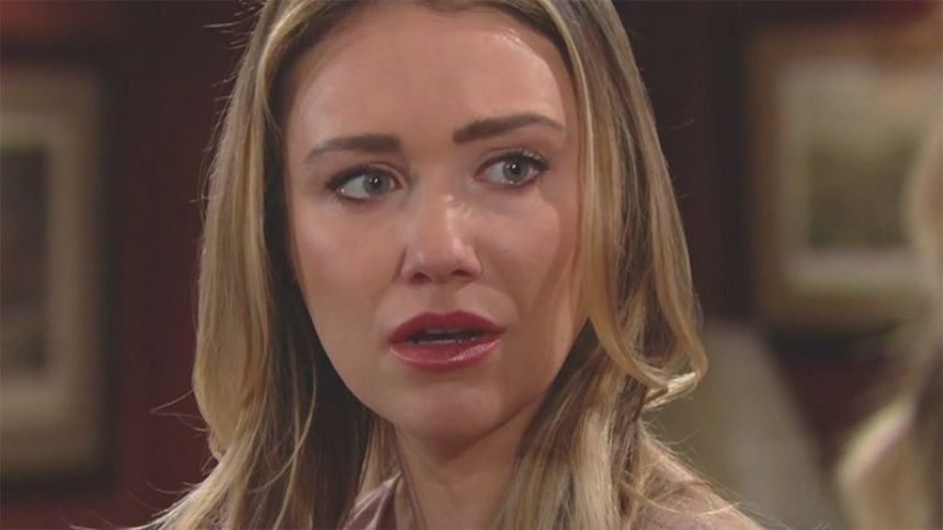 Florence (Katrina Bowden) apprend qui est son père. Amour, Gloire et Beauté/Top Models,
épisode 8066 (11 avril 2019,
CBS)