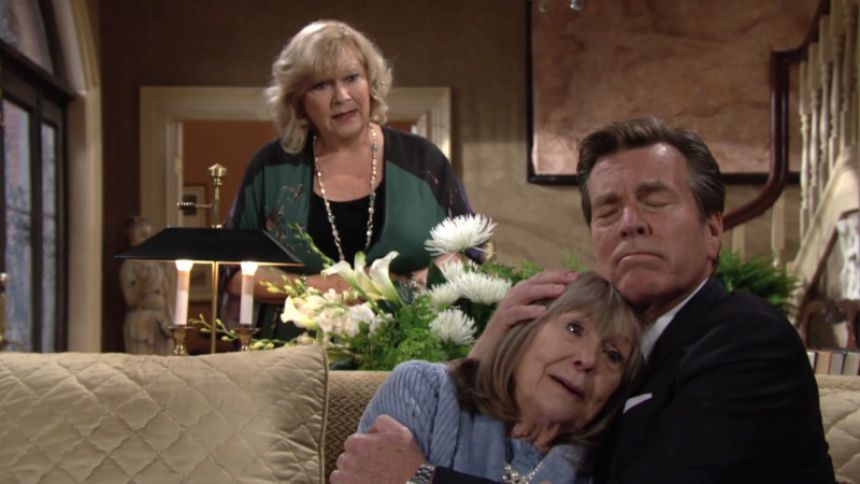 L'état de Dina (Marla Adams) s’aggrave. Les Feux de l'Amour,
épisode 11691 (23 mai 2019,
CBS)