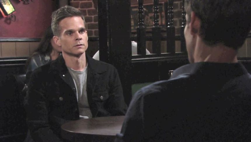 Kevin (Greg Rikaart) propose un marché surprenant à Adam (Mark Grossman). Les Feux de l'Amour,
épisode 11703 (10 juin 2019,
CBS)