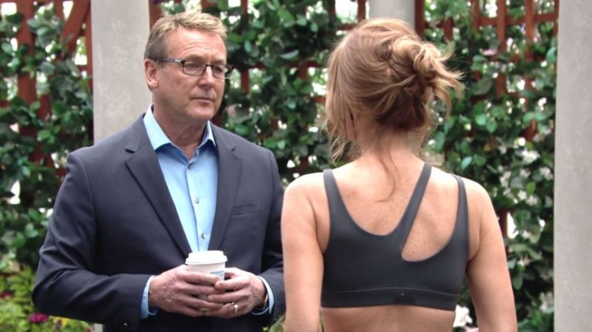 Paul (Doug Davidson) a des questions à poser à Phyllis. Les Feux de l'Amour,
                     épisode 11723 (8 juillet 2019,
CBS)