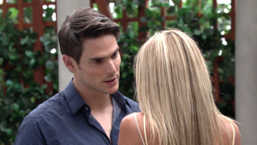 Adam (Mark Grossman) tente de convaincre Sharon. Les Feux de l'Amour,
épisode 8493 (30 juin 2022,
TF1)