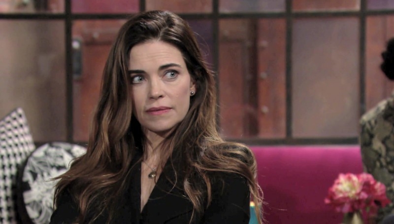 Victoria (Amelia Heinle) est prête à se battre pour ce qui lui revient. Les Feux de l'Amour,
                     épisode 6117 (3 août 2022,
AUVIO)