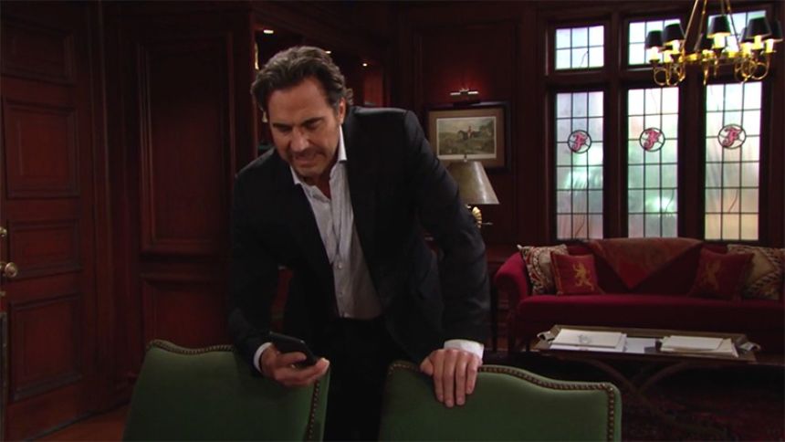 Ridge (Thorsten Kaye) commence à s'inquiéter pour son fils. Amour, Gloire et Beauté/Top Models,
épisode 8220 (14 novembre 2019,
CBS)