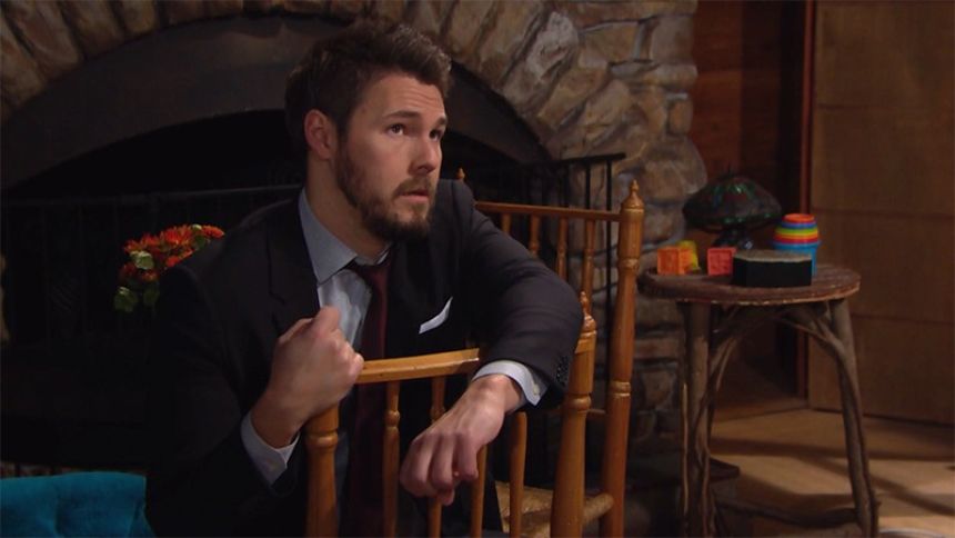 Liam (Scott Clifton) y voit clair dans le jeu de Thomas. Top Modèles,
                     épisode 8240 (10 février 2021,
TVA)