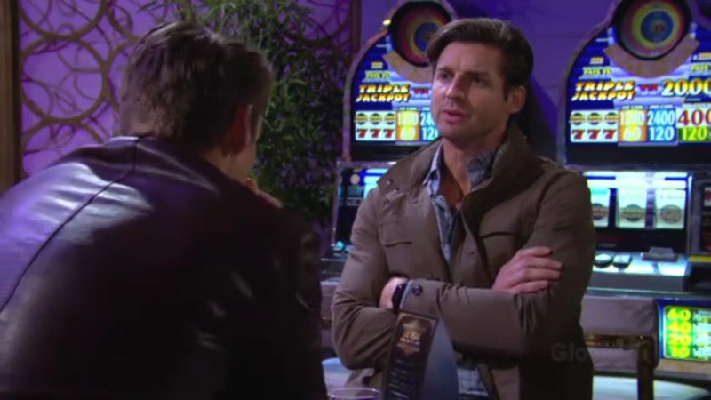 Chance (Donny Boaz) et Adam (Mark Grossman) font le point à Las Vegas. Les Feux de l'Amour,
                     épisode 6202 (2 décembre 2022,
AUVIO)