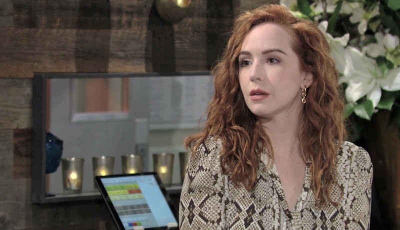 Mariah (Camryn Grimes) soutient Theo. Les Feux de l'Amour,
                     épisode 6247 (3 février 2023,
AUVIO)