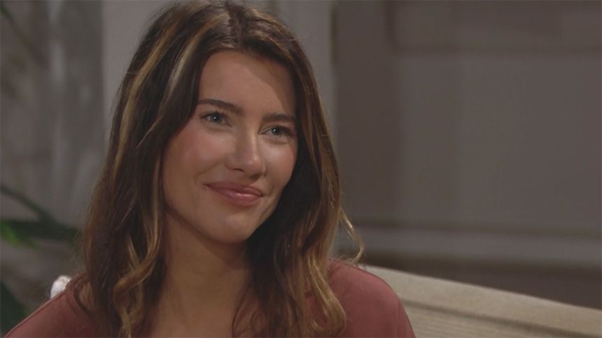 L'état de Steffy (Jacqueline MacInnes Wood) s'améliore de jour en jour. Top Models,
épisode 8376 (28 janvier 2021,
RTS)