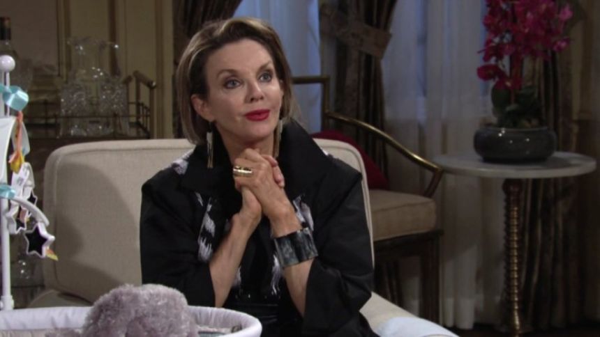 Gloria (Judith Chapman) est à Genoa pour rencontrer son petit-fils ! Les Feux de l'Amour,
épisode 11972 (20 octobre 2020,
CBS)