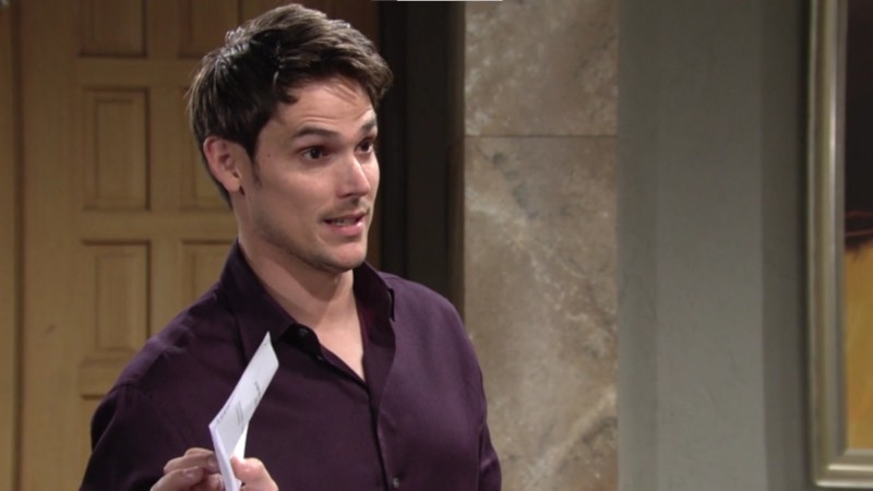 Adam (Mark Grossman) apprend que Victor le fait interner de force. Les Feux de l'Amour,
                     épisode 6322 (19 mai 2023,
AUVIO)