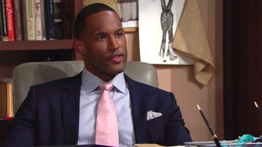 Carter (Lawrence Saint-Victor) pourrait bien avoir trouvé la nouvelle recrue de Forrester Creations... Top Models,
                     épisode 8425 (15 octobre 2021,
RTL9)