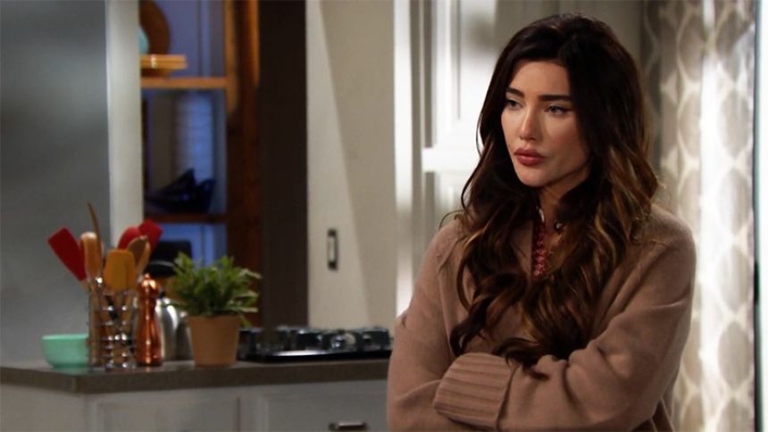 Steffy (Jacqueline MacInnes Wood) est très anxieuse... Top Modèles,
                     épisode 8431 (5 novembre 2021,
TVA)