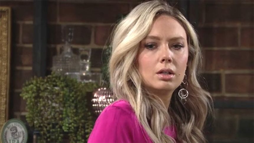 Abby (Melissa Ordway) est très anxieuse face au manque de résultats. Les Feux de l'Amour,
épisode 12030 (14 janvier 2021,
CBS)