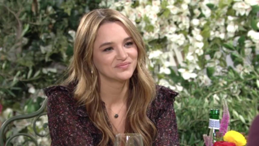 Summer (Hunter King) mentionne Sally devant Wyatt Spencer... Les Feux de l'Amour,
épisode 8769 (26 juillet 2023,
TF1)