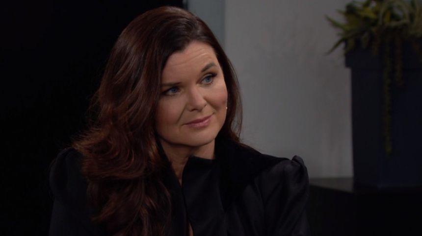 Katie (Heather Tom) hésite à faire confiance à Bill. Top Modèles,
épisode 8445 (25 novembre 2021,
TVA)