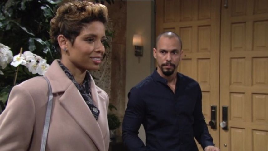 Elena (Brytni Sarpy) revient pour la première fois chez Devon. Les Feux de l'Amour,
épisode 8777 (21 août 2023,
TF1)