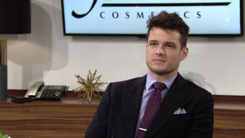 Kyle (Michael Mealor) ne s'attendait pas à entendre parler de son passé... Les Feux de l'Amour,
épisode 8784 (30 août 2023,
TF1)
