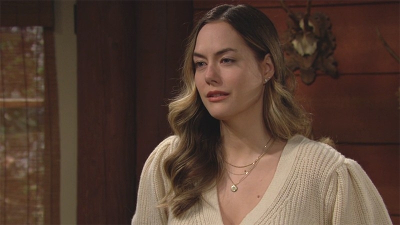 Hope (Annika Noelle) prend une décision concernant son mariage avec Liam. Top Modèles,
                     épisode 8480 (27 janvier 2022,
TVA)