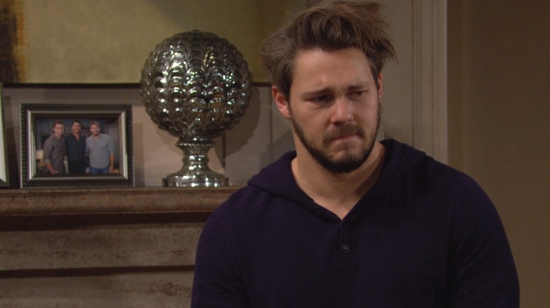 Liam (Scott Clifton) est en panique totale ! Top Modèles,
                     épisode 8492 (14 février 2022,
TVA)