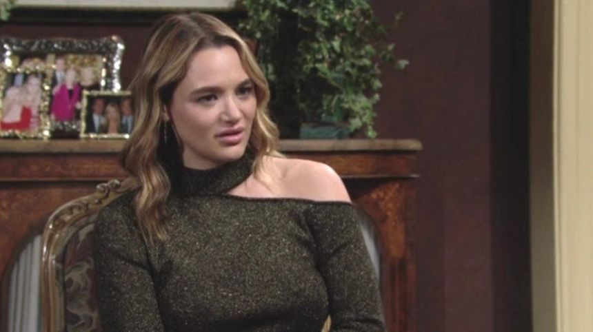 Summer (Hunter King) découvre le vrai visage de Tara. Les Feux de l'Amour,
épisode 12133 (18 juin 2021,
CBS)