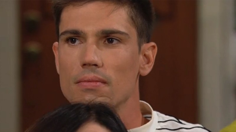 Finn (Tanner Novlan) est un peu déçu par la réponse de Steffy... Amour, Gloire et Beauté,
                     épisode 8562 (1 juillet 2022,
TF1)