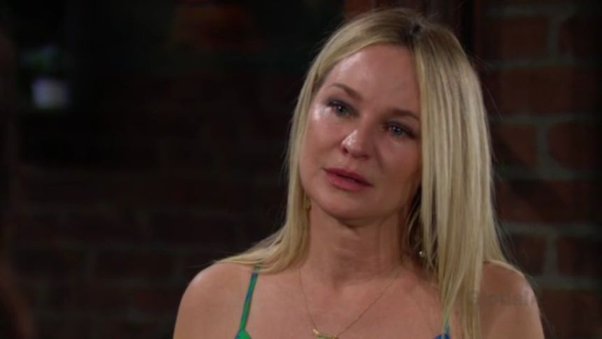 Sharon (Sharon Case) espère que Rey retrouvera Mariah au plus vite. Les Feux de l'Amour,
épisode 6505 (27 février 2024,
AUVIO)