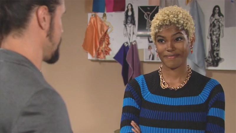 Paris (Diamond White) et Thomas s'ouvrent l'un à l'autre. Top Modèles,
                     épisode 8618 (10 août 2022,
TVA)