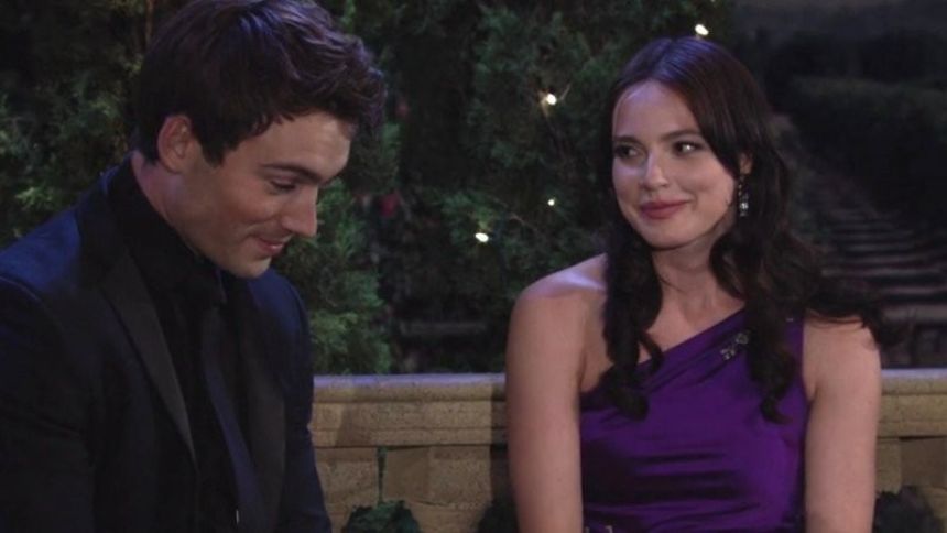 Noah (Rory Gibson) a beaucoup manqué à Tessa (Cait Fairbanks). Les Feux de l'Amour,
épisode 12220 (19 octobre 2021,
CBS)