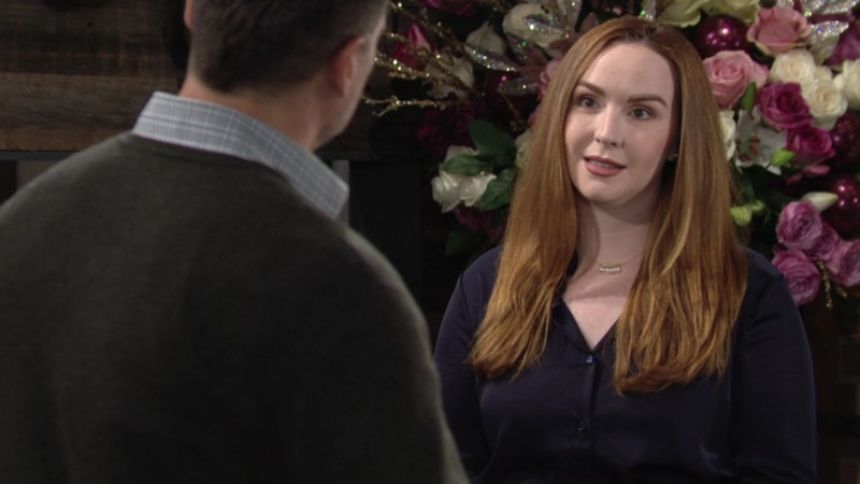 Cassie (Camryn Grimes) apparaît toujours quand Nick (Joshua Morrow) a besoin d'être guidé. Les Feux de l'Amour,
épisode 12266 (24 décembre 2021,
CBS)