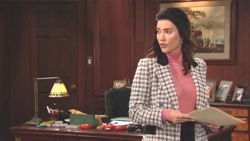 Steffy (Jacqueline MacInnes Wood) se pose des questions au sujet de Brooke. Top Modèles,
épisode 8689 (18 novembre 2022,
TVA)