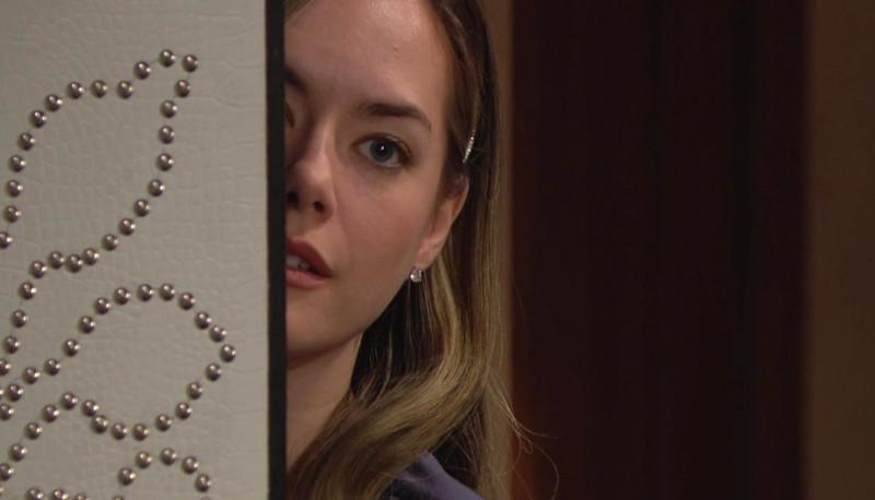 Hope (Annika Noelle) se pose plein de questions au sujet de Thomas. Amour, Gloire et Beauté,
épisode 8991 (20 mars 2024,
TF1)