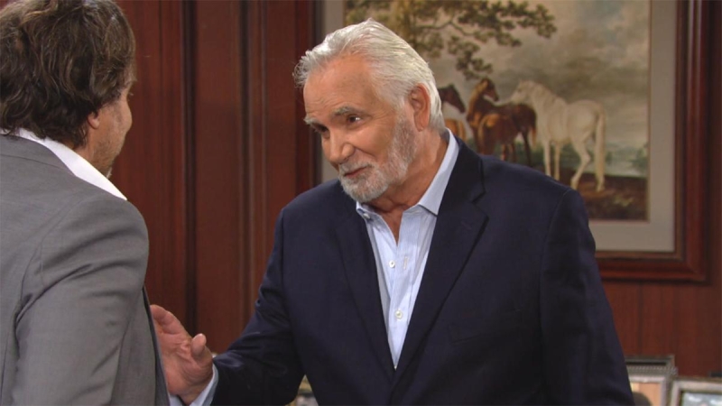 Eric (John McCook) aimerait beaucoup revoir Ridge et Brooke ensemble. Amour, Gloire et Beauté/Top Models,
                     épisode 9031 (31 mai 2023,
CBS)