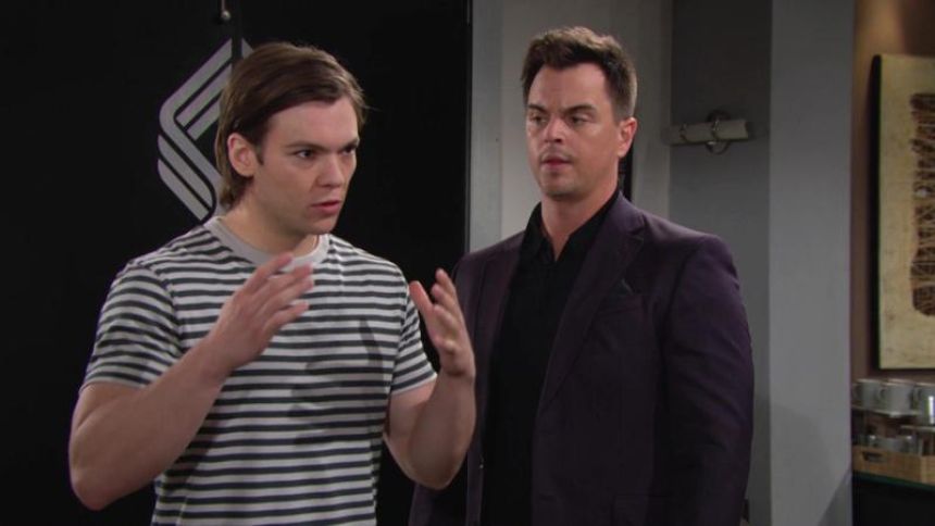 R.J (Joshua Hoffman) veut convaincre Liam. Amour, Gloire et Beauté/Top Models,
épisode 9059 (11 juillet 2023,
CBS)