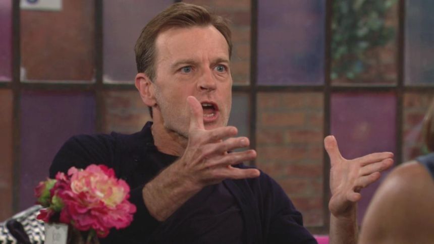 Tucker (Trevor St. John) est très frustré de ne pas obtenir ce qu'il veut. Les Feux de l'Amour,
épisode 12664 (20 juillet 2023,
CBS)