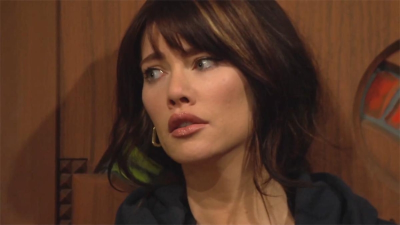 Steffy (Jacqueline MacInnes Wood) angoisse suite à la libération de Sheila. Top Models,
                     épisode 9070 (12 octobre 2023,
RTS)