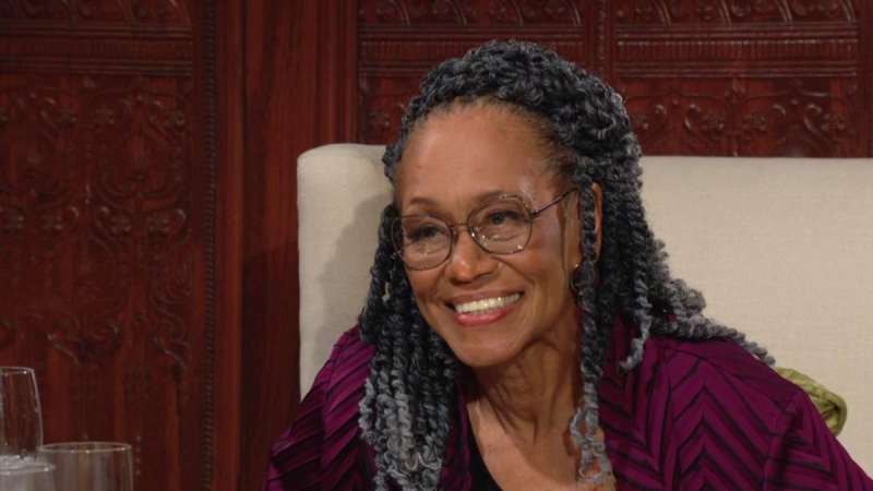 Mamie (Veronica Redd) voit une opportunité dans le renvoi de Nate. Les Feux de l'Amour,
                     épisode 12746 (14 novembre 2023,
CBS)