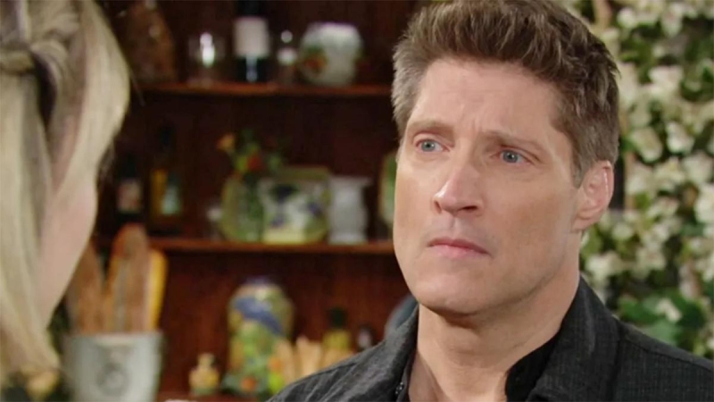 Deacon (Sean Kanan) est dévasté par les mots de sa fille. Amour, Gloire et Beauté/Top Models,
                     épisode 9155 (27 novembre 2023,
CBS)