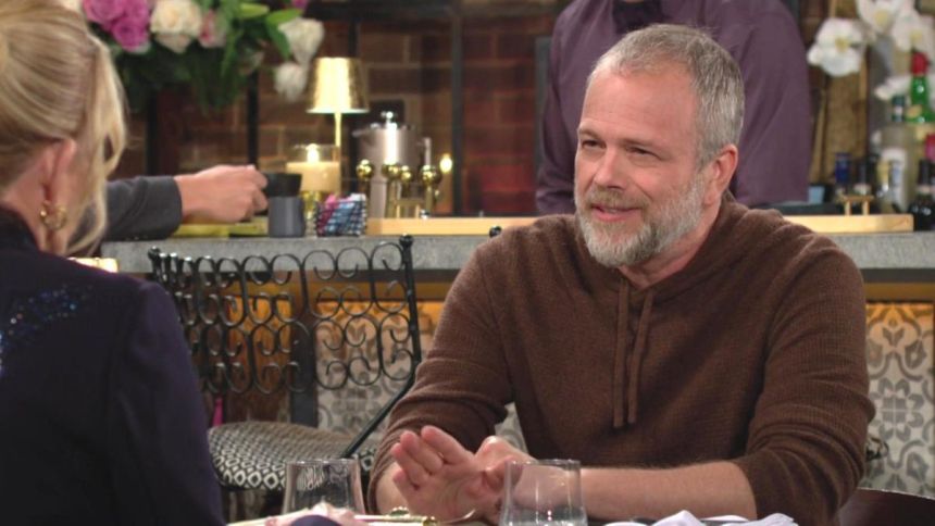 Seth (Brian Gaskill) est très clair avec Nikki. Les Feux de l'Amour,
                     épisode 12780 (8 janvier 2024,
CBS)