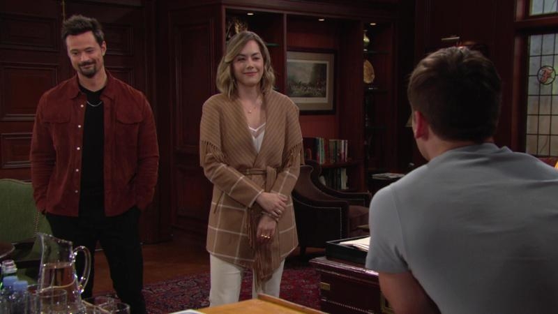 Thomas (Matthew Atkinson) et Hope (Annika Noelle) adorent voir R.J aussi épanoui. Amour, Gloire et Beauté/Top Models,
                     épisode 9211 (16 février 2024,
CBS)