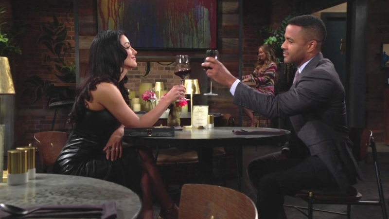 Audra (Zuleyka Silver) et Nate (Sean Dominic) profitent de leur soirée. Les Feux de l'Amour,
                     épisode 12873 (20 mai 2024,
CBS)