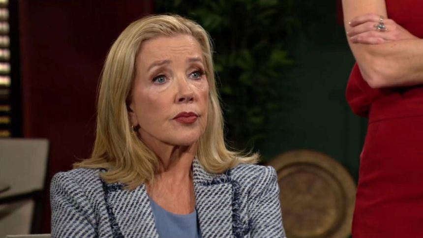 Nikki (Melody Thomas Scott) a besoin d'être rassurée. Les Feux de l'Amour,
épisode 12919 (23 juillet 2024,
CBS)