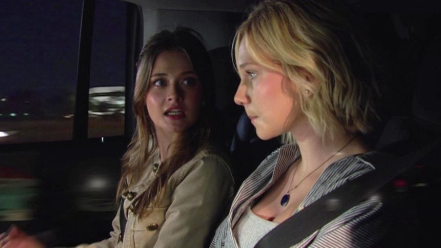 Faith (Reylynn Caster) est terriblement déçue du comportement de Lucy (Lily Brooks O’Briant). Les Feux de l'Amour,
épisode 12929 (6 août 2024,
CBS)