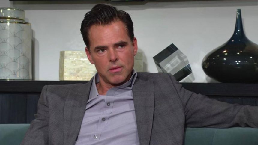 Billy (Jason Thompson) sait ce qui se passerait s'il était seul à la tête de Abbott-Chancellor. Les Feux de l'Amour,
épisode 12931 (8 août 2024,
CBS)
